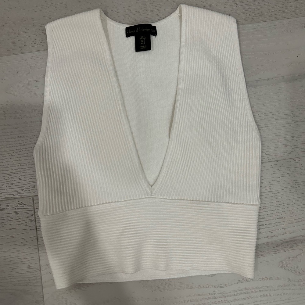 House of Harlow white V-neck cropped tank top in size small